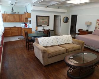 Davie School Inn - Anna - Sala de estar