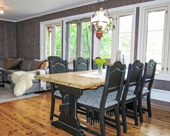 Holiday Home Hustjønn by Interhome - Treungen - Dining room