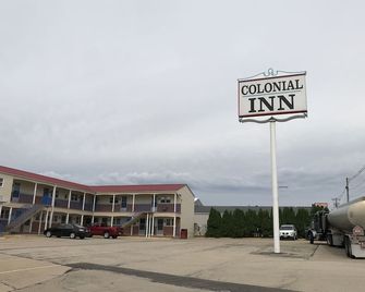 Colonial Inn Dyersville - Dyersville - Edificio