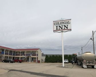Colonial Inn Dyersville - Dyersville - Edificio
