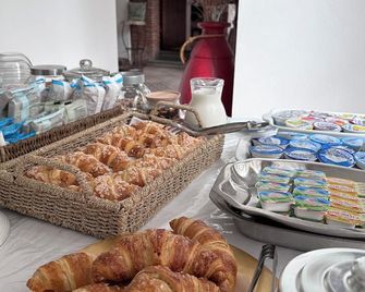 Tenuta Villa Tara - Serrara Fontana - Buffet