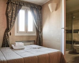 Hotel Domus - Maranello - Camera da letto