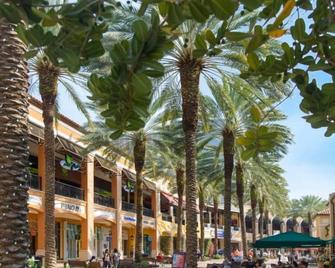Nini's Cottage 4bd 3ba Vacation Rental - West Palm Beach