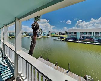 Pool Side - Fulton - Balcony