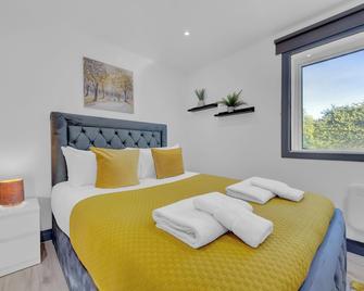Inviting 1-Bed House in Feltham - Feltham - Bedroom