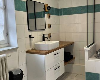 La maison du pont vieux - emplacement de parking gratuit - Proche Cité médiévale - Carcassonne - Badkamer