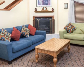 Baymont by Wyndham Fort Wayne - Fort Wayne - Sala de estar
