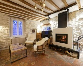 Maison du Passeur du XVIII siècle Authenticité et Confort avec Jardin et SPA pour un séjour de qualité - Pressagny-l'Orgueilleux - Living room