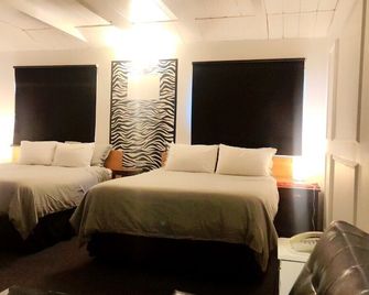 Sage Hills Motel - Cache Creek - Schlafzimmer