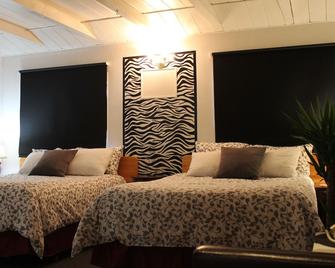 Sage Hills Motel - Cache Creek - Slaapkamer