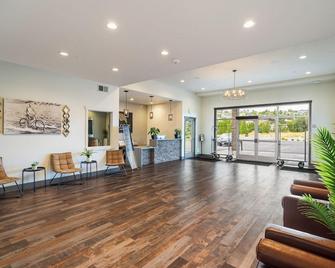 The Lodge Lake Chelan - Manson - Lobby