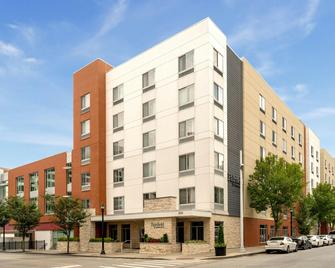 Fairfield Inn & Suites by Marriott Cincinnati Uptown/University Area - Cincinnati - Building