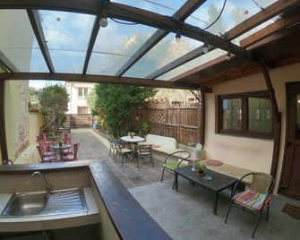 Arabas - Thessaloniki - Patio