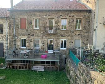 Maison de Village 15 personnes - Pradelles - Bâtiment