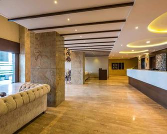 Hotel Park Palace - Ujjain - Front desk