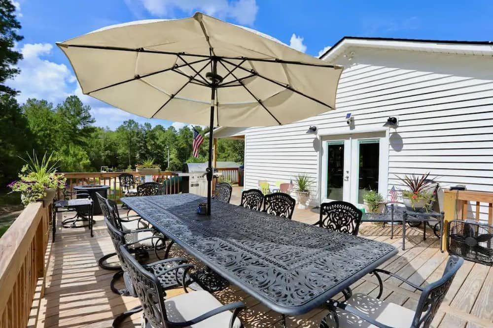 Fun place, Hot Tub, king Bed relax enjoy sleeps13 vacation Golf Pinehurst 2024 - Aberdeen - Патіо