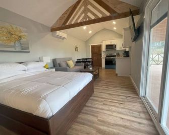 Modern wine country barn house - Temecula