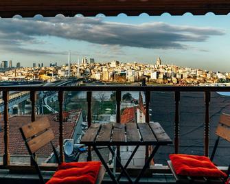 Astra Boutique Hotel - Istanbul - Balcon