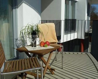 Goor Und Apartmenthaus - Putbus - Balkon