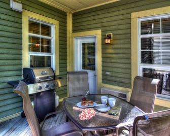 Tremblant-Les-Eaux C2 - Mont-Tremblant - Patio