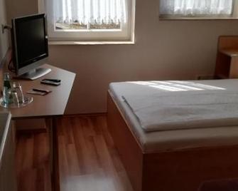 Hotel Alte Apotheke - Bad Dürrenberg - Slaapkamer