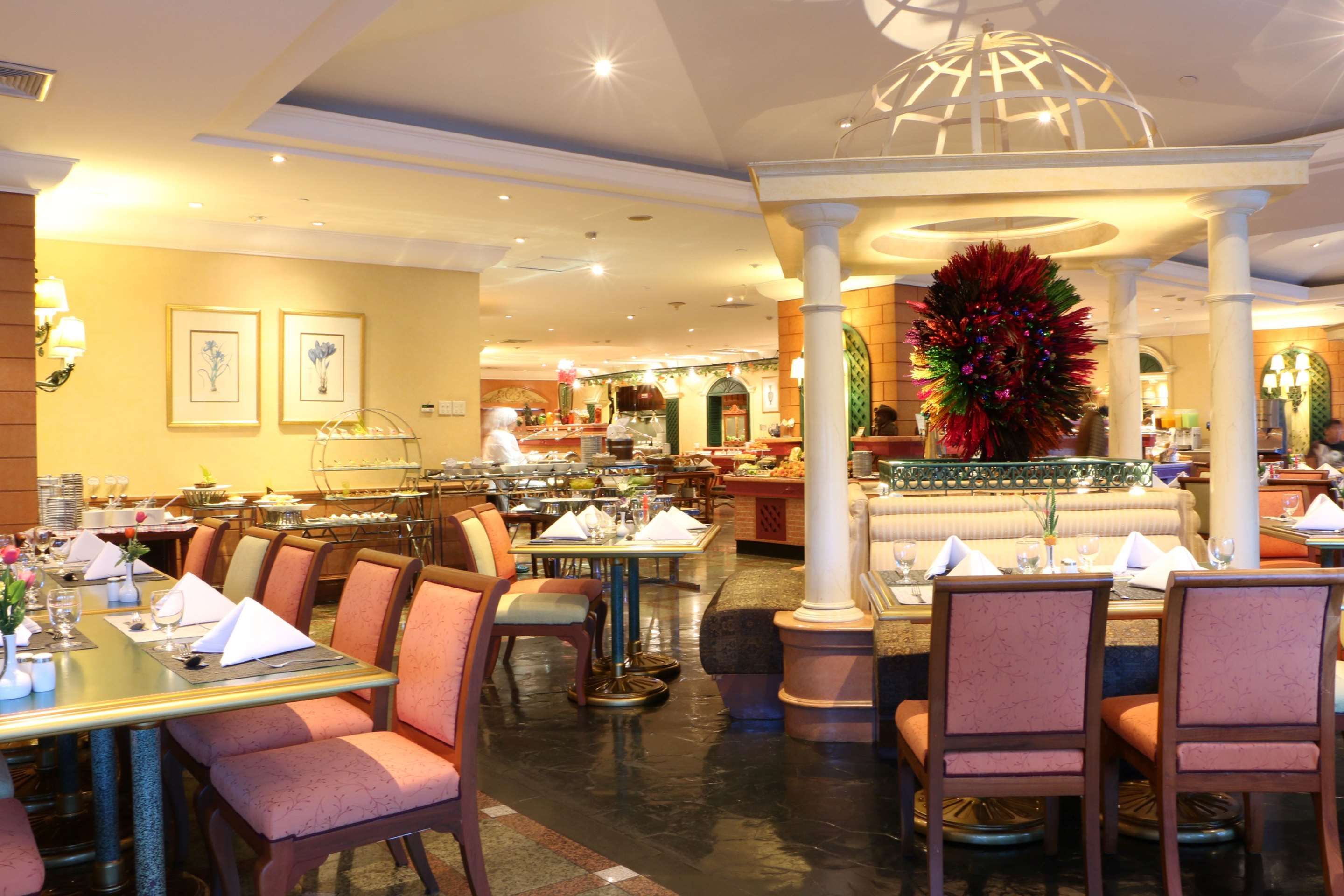 Golden Tulip Sovereign Hotel Bangkok - בנגקוק - מסעדה