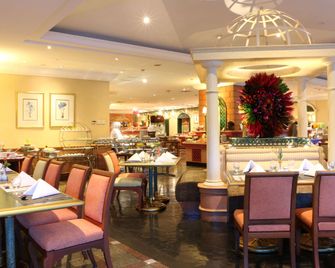 Golden Tulip Sovereign Hotel Bangkok - בנגקוק - מסעדה