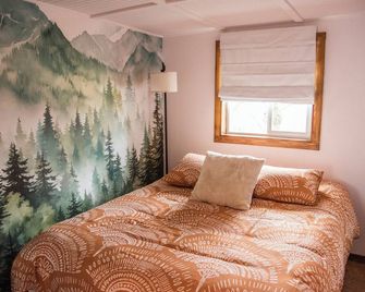 University Suite on Stadium Drive - Monmouth - Habitación