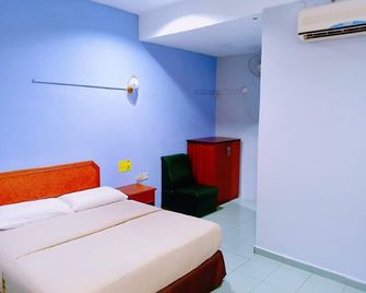 Winton Hotel - Mentekab - Habitación