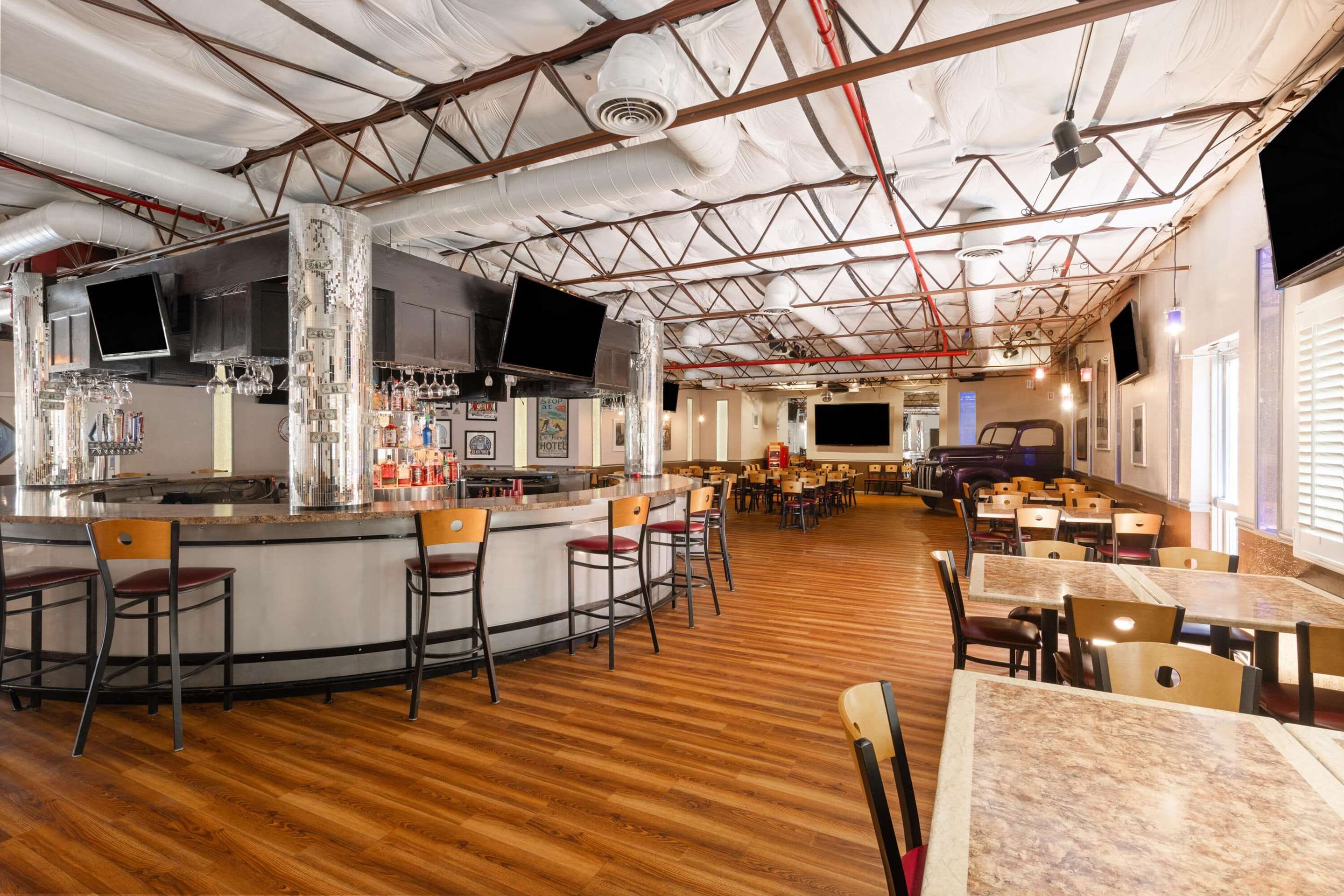 Restaurant view of Ramada by Wyndham Kingman