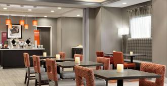 Hampton Inn by Hilton North Olmsted Cleveland Airport - North Olmsted - Restauracja