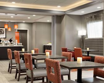 Hampton Inn by Hilton North Olmsted Cleveland Airport - North Olmsted - Restaurante