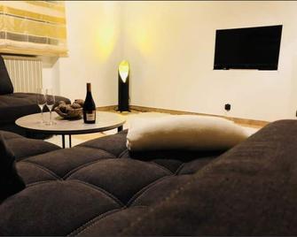 Tempting Apartment - Albstadt - Wohnzimmer