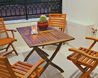 Minimalistic Apartment Near the Sea - Gouves - Balcony