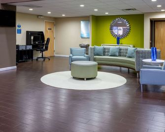 Days Inn & Suites by Wyndham Cherry Hill - Philadelphia - Cherry Hill - Area lounge