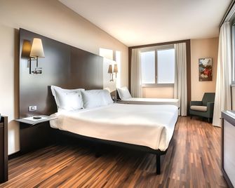 Max Hotel Livorno - Livorno - Habitación