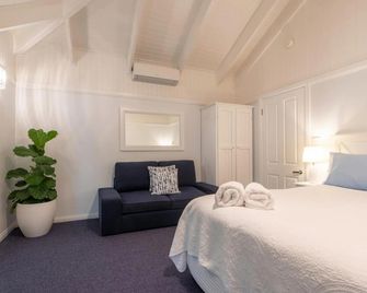 Debbie's Place - Rainbow Beach