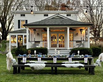 World Cup 2026 Retreat Gather, Celebrate & Easy Access to MetLife Stadium - Lebanon - Patio