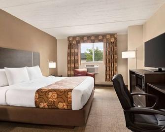 Days Inn by Wyndham Airport/Maine Mall - South Portland - Спальня