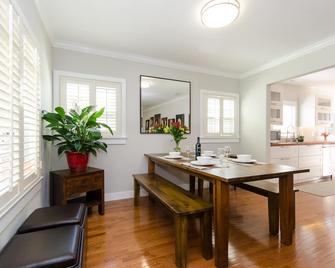 Newly renovated 1920's 2 bedroom house - Los Angeles - Sala de jantar