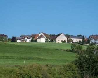 Gaestezimmer Am Hof - Zwiefalten - Vista del exterior