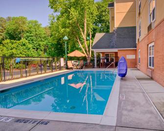 TownePlace Suites by Marriott Raleigh Cary/Weston Parkway - Cary - Πισίνα