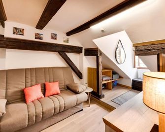 Le Cocooning - Small studio of 20 square meter in the heart of Annecy - Annecy - Living room