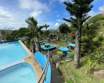 Little Falls Inn Tagaytay - Tagaytay