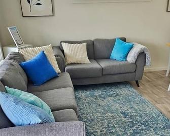 2B at Swansea cosy cottage, outdoor pet friendly - Swansea - Sufragerie