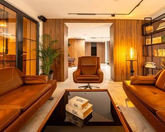 Ruby Hotel Prishtina - Pristina - Obývací pokoj