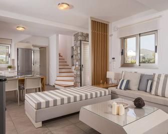 Kedros-Cedar Bay Beachside Villas-Luxury Stone Villa -Private Pool - Gialos - Sala de estar