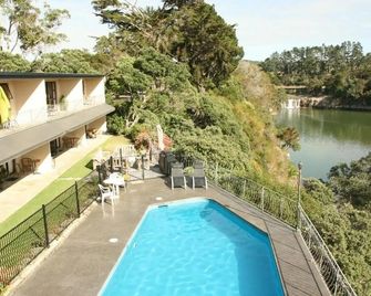 Waterfalls Estate - Motel & Campground - Paihia - Pool