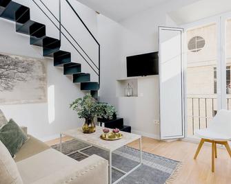Genteel Home Trinidad Grund - Málaga - Obývací pokoj