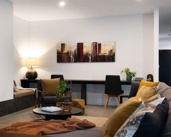 Kura Skymning- sleek Scandinavian design - Daylesford - Soggiorno